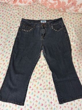 Diamante Jeans Dark Wash Women’s Jean Capris with Studded Pockets - Size 10